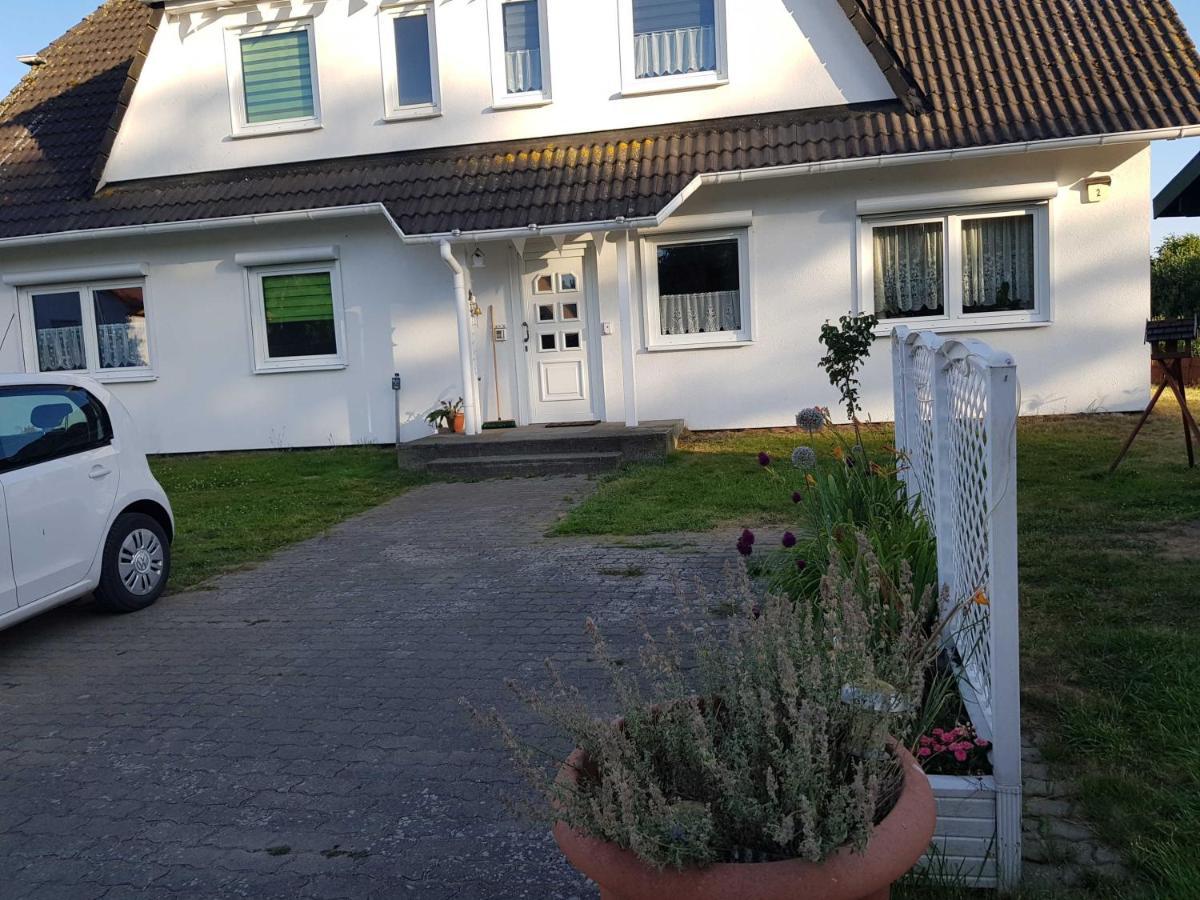 Ferienwohnung Am Teich Lutow Esterno foto